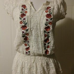 FLYING TOMATO Embroidered Lace Tassel Peasant Top